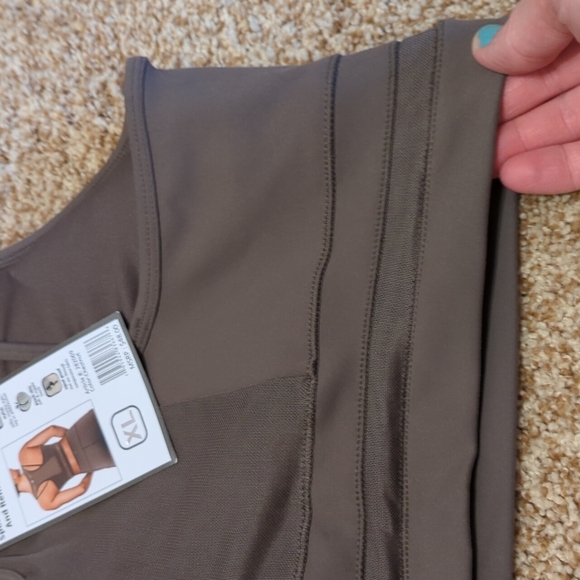 Reebok sports bra with mesh detail - Picture 5 of 5